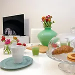 Ponte Cavour Апартаменты *